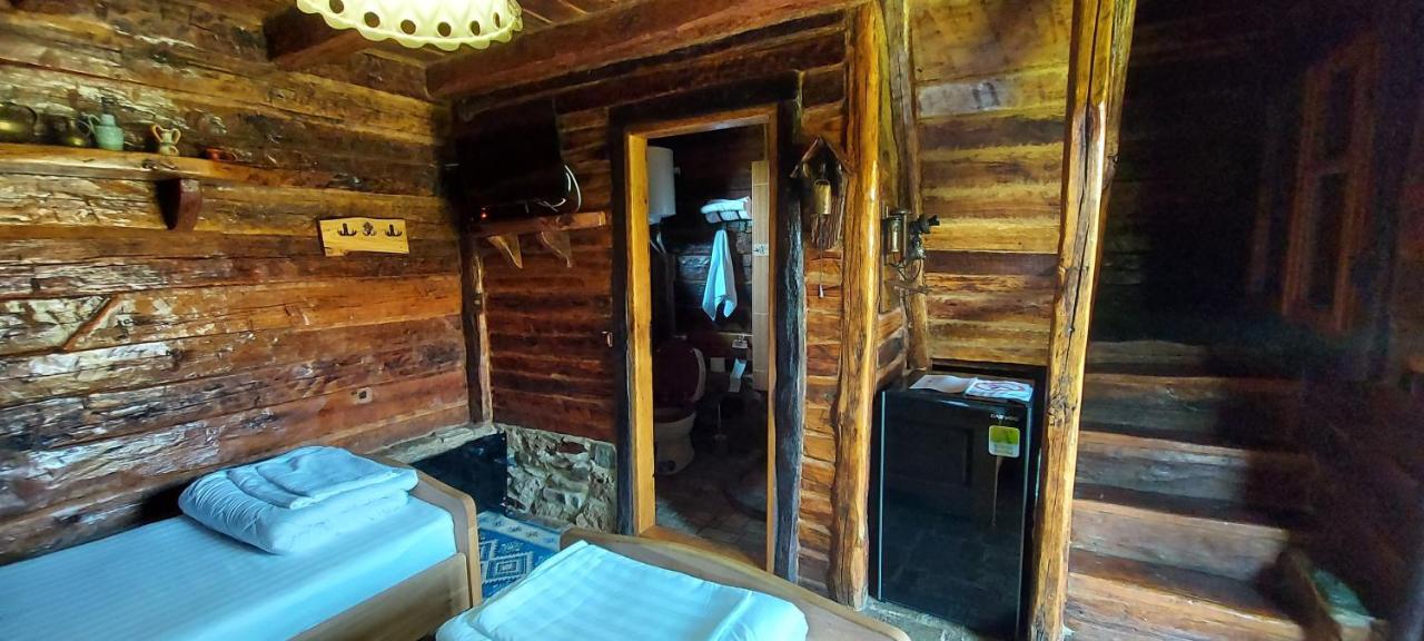 Satul Traditional Runcu  Exterior photo
