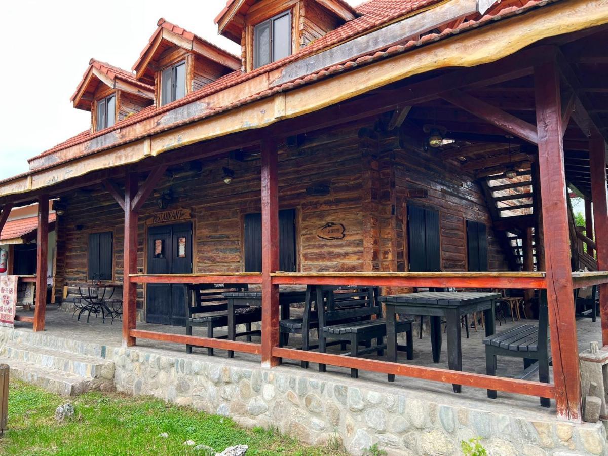 Satul Traditional Runcu  Exterior photo