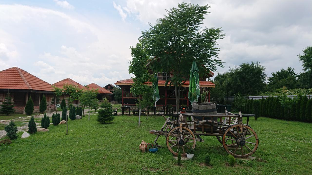 Satul Traditional Runcu  Exterior photo