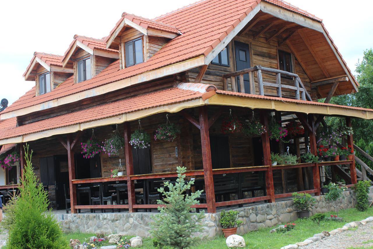 Satul Traditional Runcu  Exterior photo